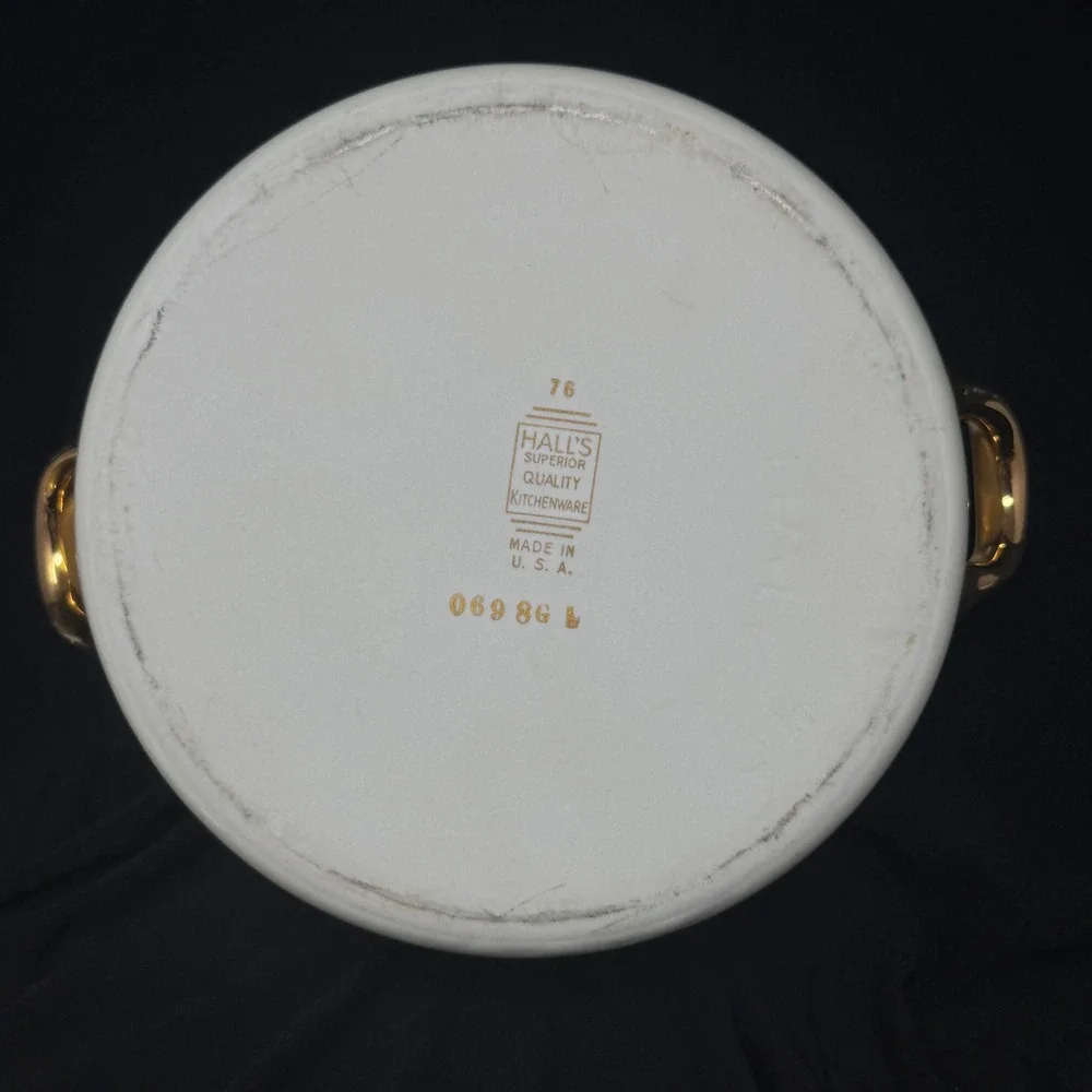 Vintage Hall's Superior Quality Kitchenware 1.75 Qt Gold Polka Dot Casserole 069